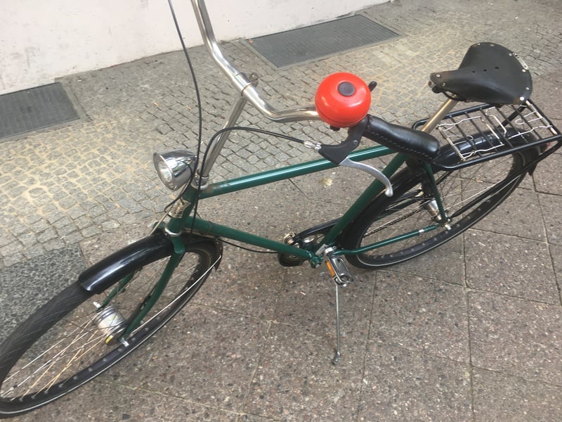 Red bell, green bike